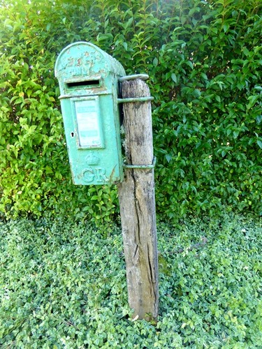 Photo 6x4 post - post, box