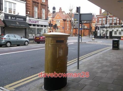 Photo gold postbox wimbledon - photo,